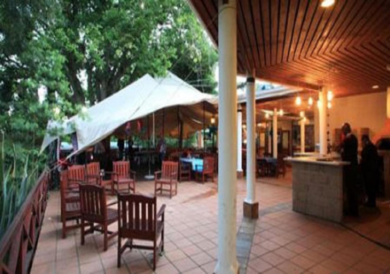 Far Hills Country Hotel Victoria Bay Exterior photo